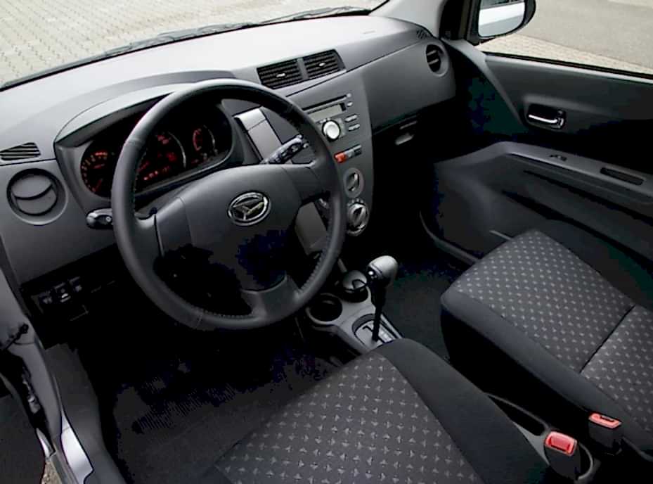 Daihatsu химчистка салона